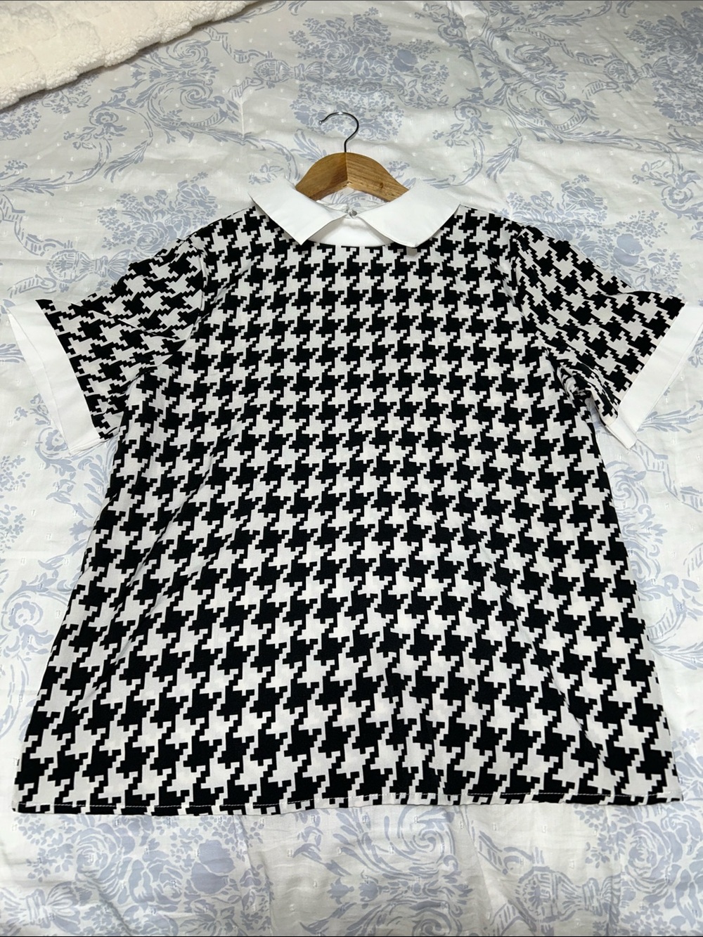 Black & White Houndstooth Polo Top with White Collar